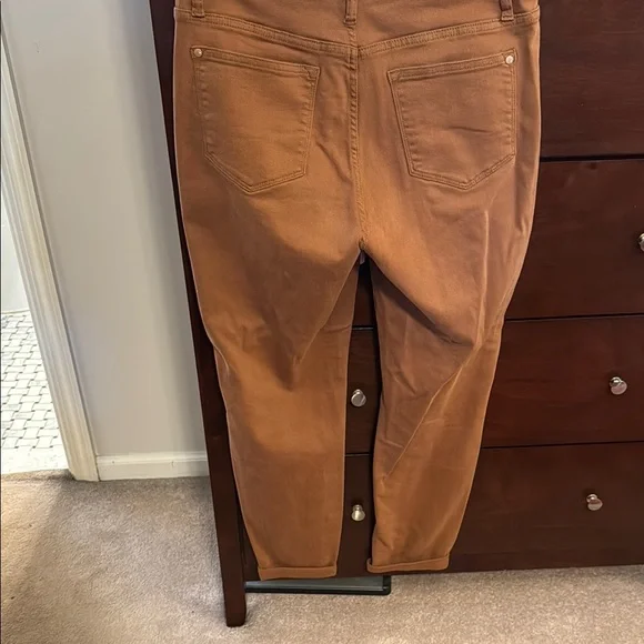 Judy Blue Women's Tan Jeans - Picture 3 of 4